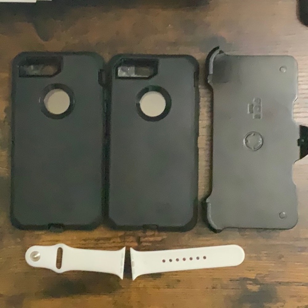 Apple accessory bundle 2 otter box defender case with clip iPhone 7 plus watch